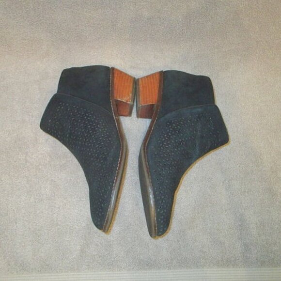 Vionic Women's Joy Daytona Boots Size 10 Suede Bootie Zip Tassel Perforated Heel - Picture 8 of 12